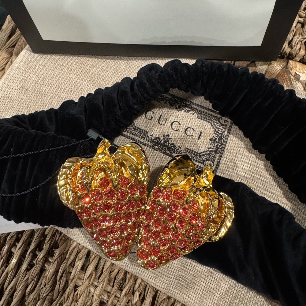 GUCCI Strawberry Crystal Velvet Belt